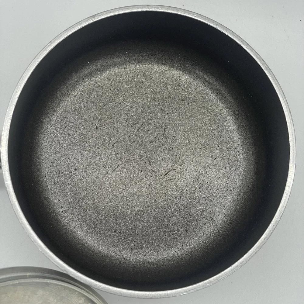 Vintage Wear-Ever 1qt‎ Sauce Pan With Lid Aluminum Non-Stick Black Handle USA